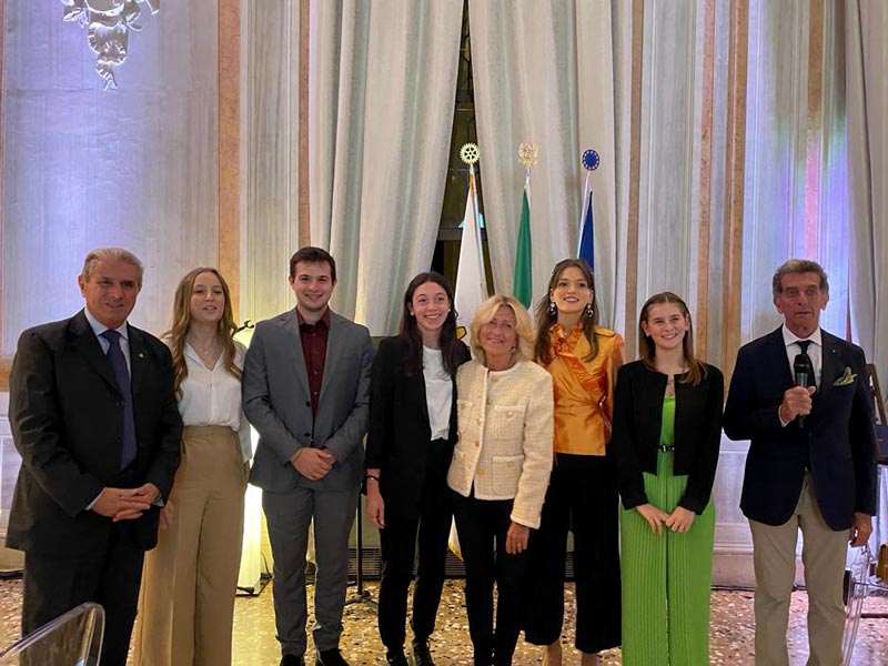 Al momento stai visualizzando Il Rotary Club premia gli studenti del Benedetti Tommaseo