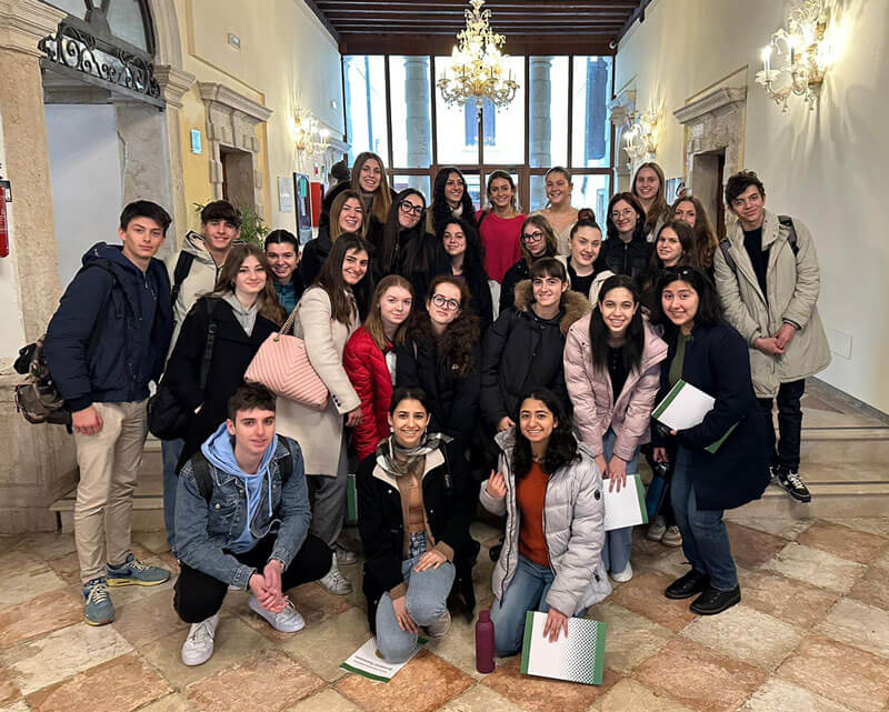 Al momento stai visualizzando Incontri con gli studenti della Stone Ridge High School di Bethesda, Maryland